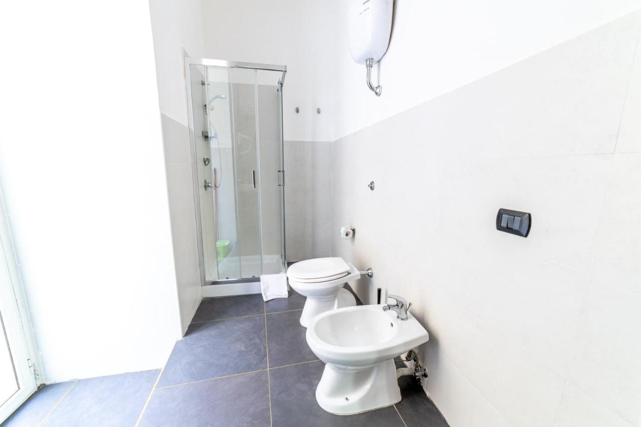 Arka Apartments Неаполь Экстерьер фото